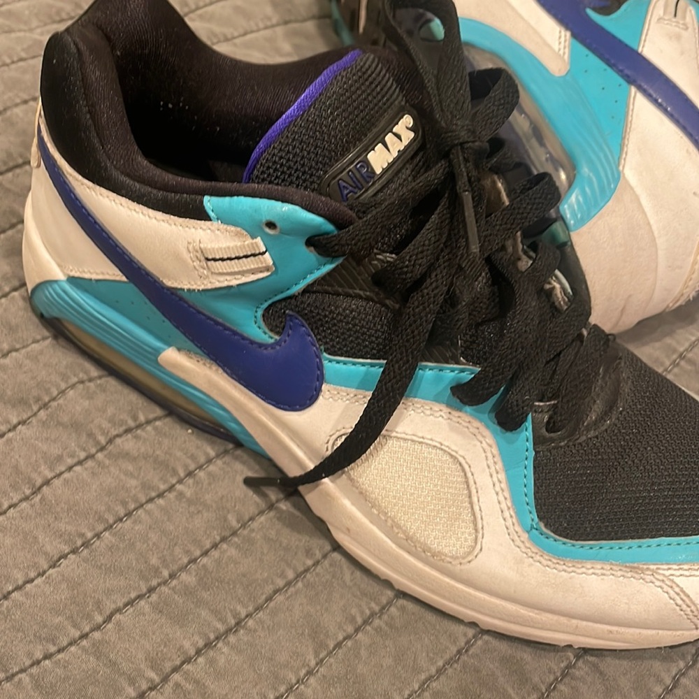 AirMax nike shoes!! Size 8
